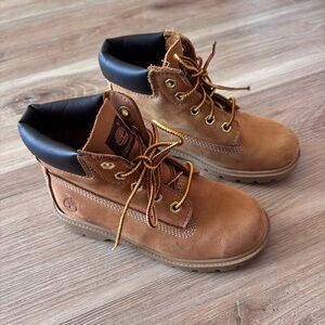 Timberland boots unisex classic normal wear scuff marks in front see pics sz 11